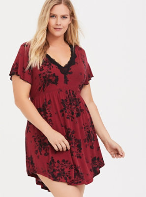 Plus Size - Red & Black Floral Lace V-Neck Sleep Chemise - Torrid