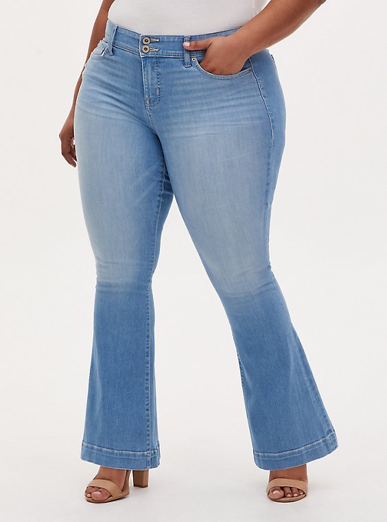 Bootcut Mid Rise Flare Jeans Stretch in Light