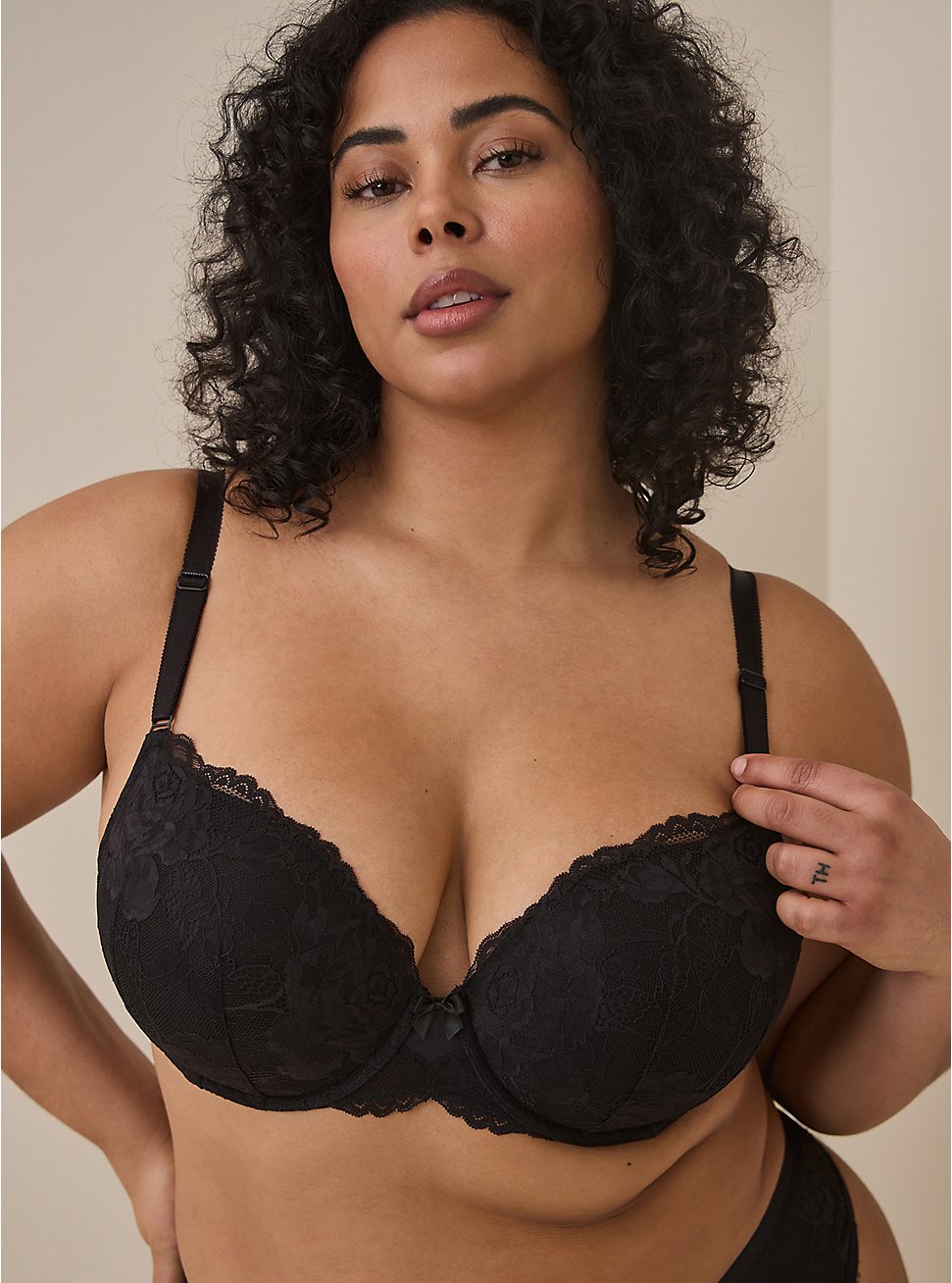 T-Shirt Push-Up Floral Lace 360° Back Smoothing™ Bra, RICH BLACK, hi-res