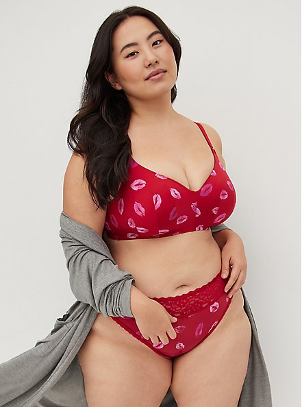 Lightly Lined Everyday Wire Free Bra - Lips Red with 360° Back Smoothing™, HOLIDAY LIPS- RED, alternate