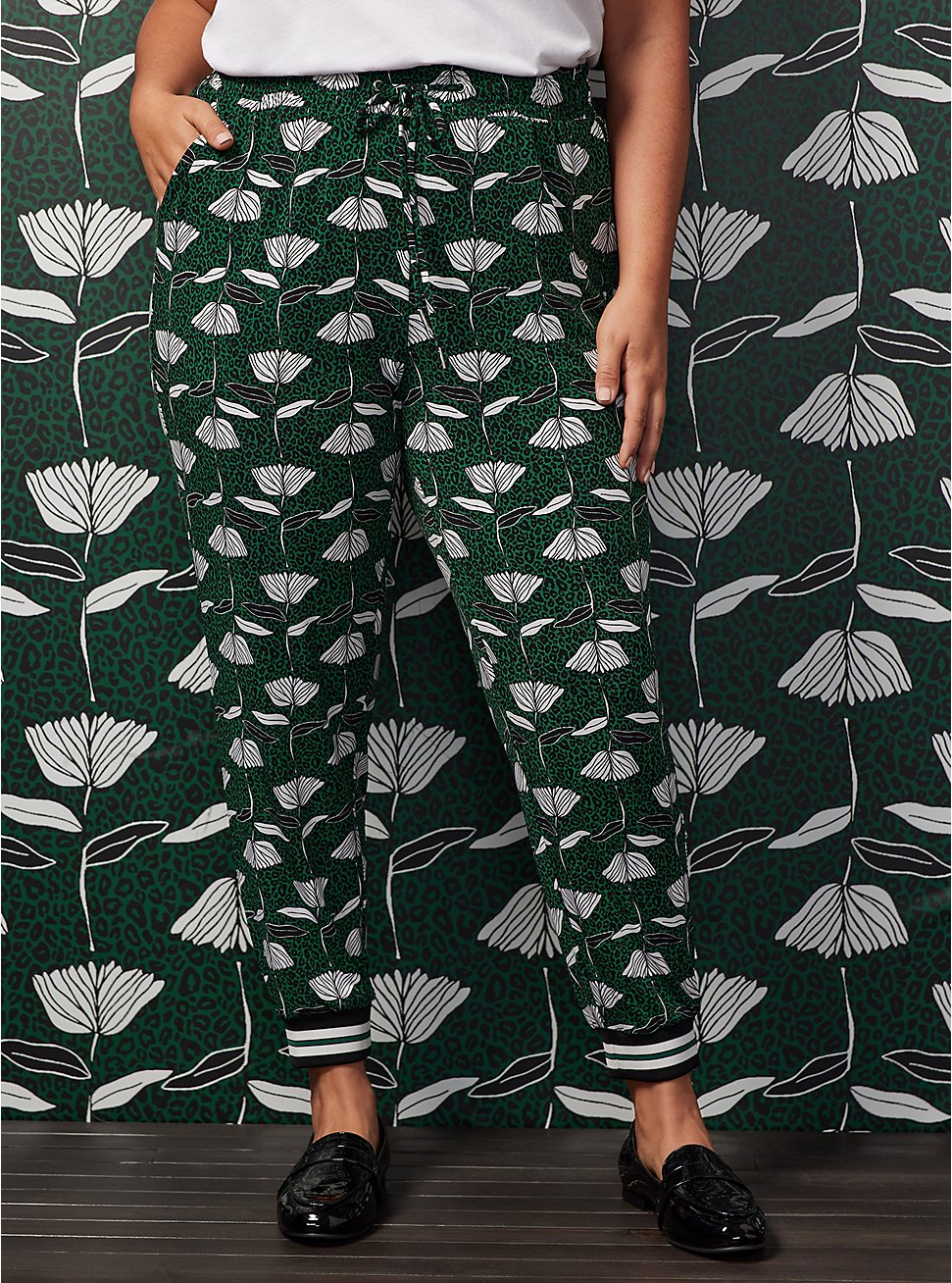 Sylvia Mollie Jogger - Studio Knit Floral Green, FLORAL - GREEN, hi-res