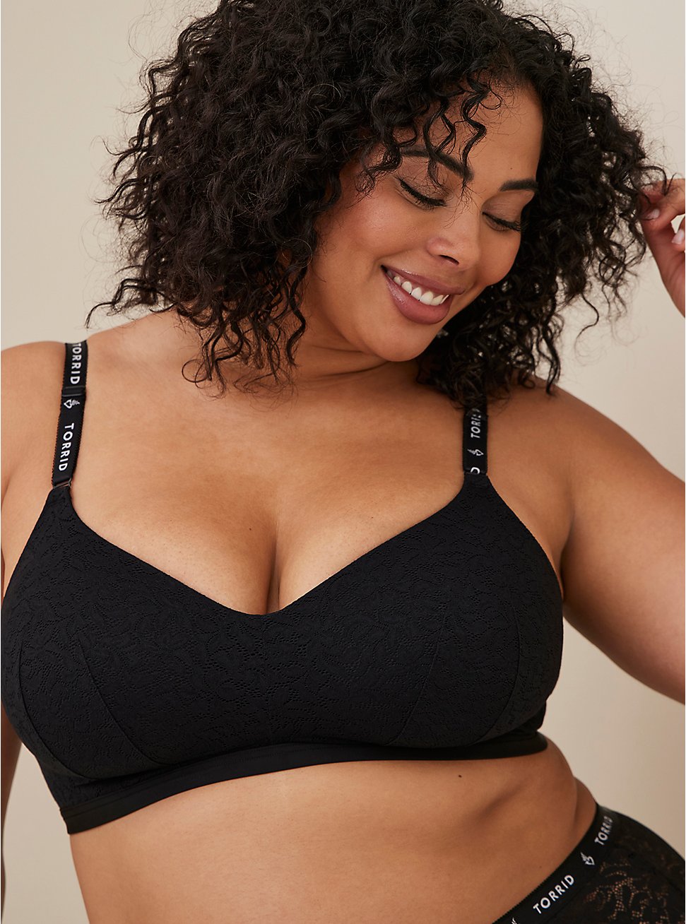 Wire-Free Lightly Lined Lace Logo Longline 360° Back Smoothing™ Bra, RICH BLACK, hi-res